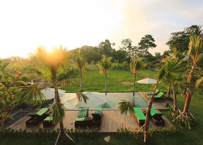 Tropical Garden Hotel 4*