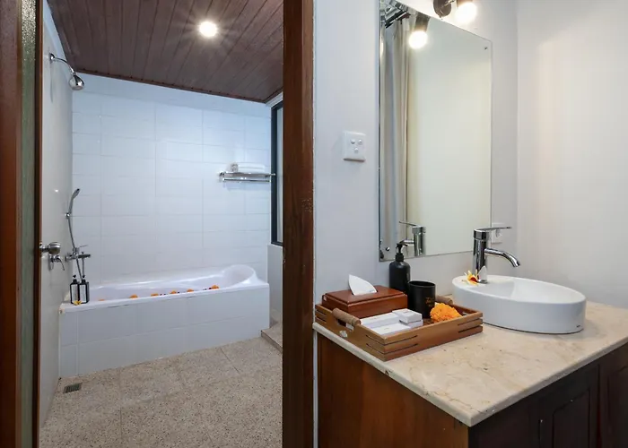 Tropical Garden Hotel 4*